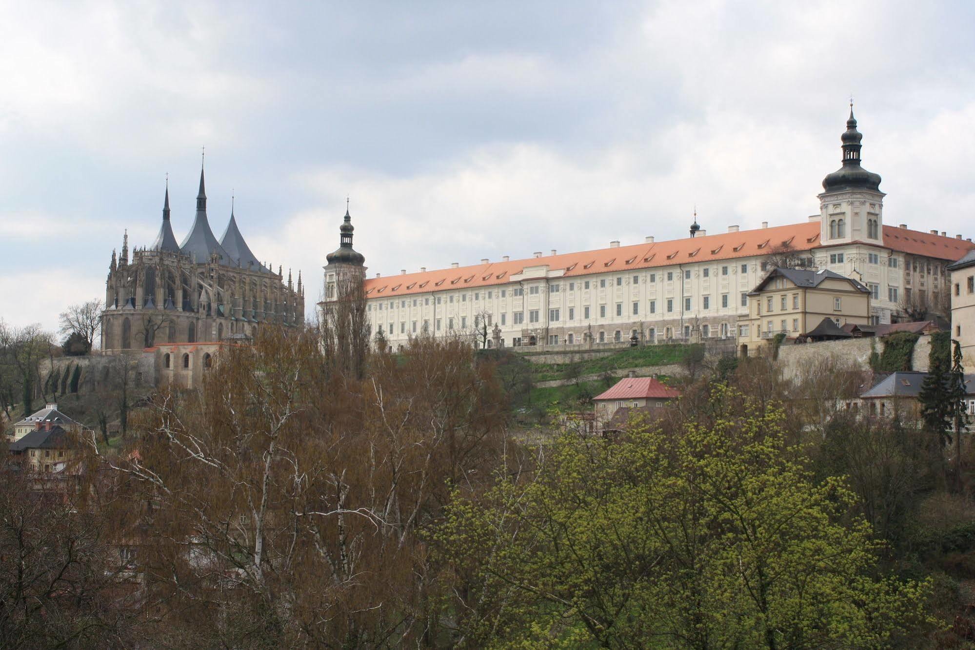 Hotel Medinek Old Town Kutná Hora Exterior foto